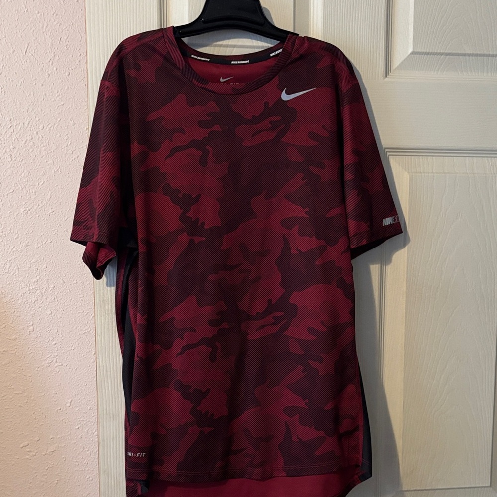 Nike Men's  Dark Red Camo Tee